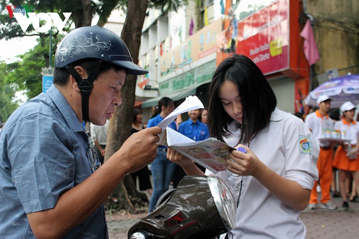 Giảm chỉ tiêu xét tuyển ĐH theo điểm thi tốt nghiệp, có thiệt cho thí sinh nông thôn?